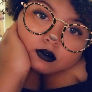 Meet your Posher, Tina